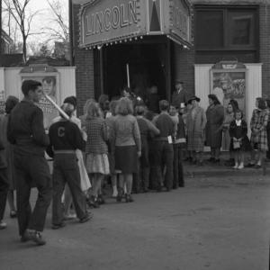 Line outside the Lincoln Theater 1941. Courtesy of the Newcastle Historical Society