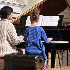 Executive Director & Violin Faculty Josie Davis and student. Courtesy photo