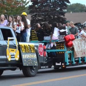 Freshmen float. KEVIN BURNHAM/Boothbay Register