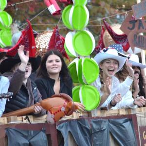 Sophomore float. KEVIN BURNHAM/Boothbay Register