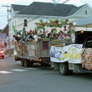 Sophomore float. STEVE EDWARDS/Boothbay Register