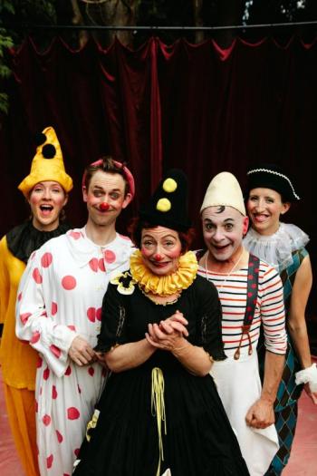Happenstance Theater clowns